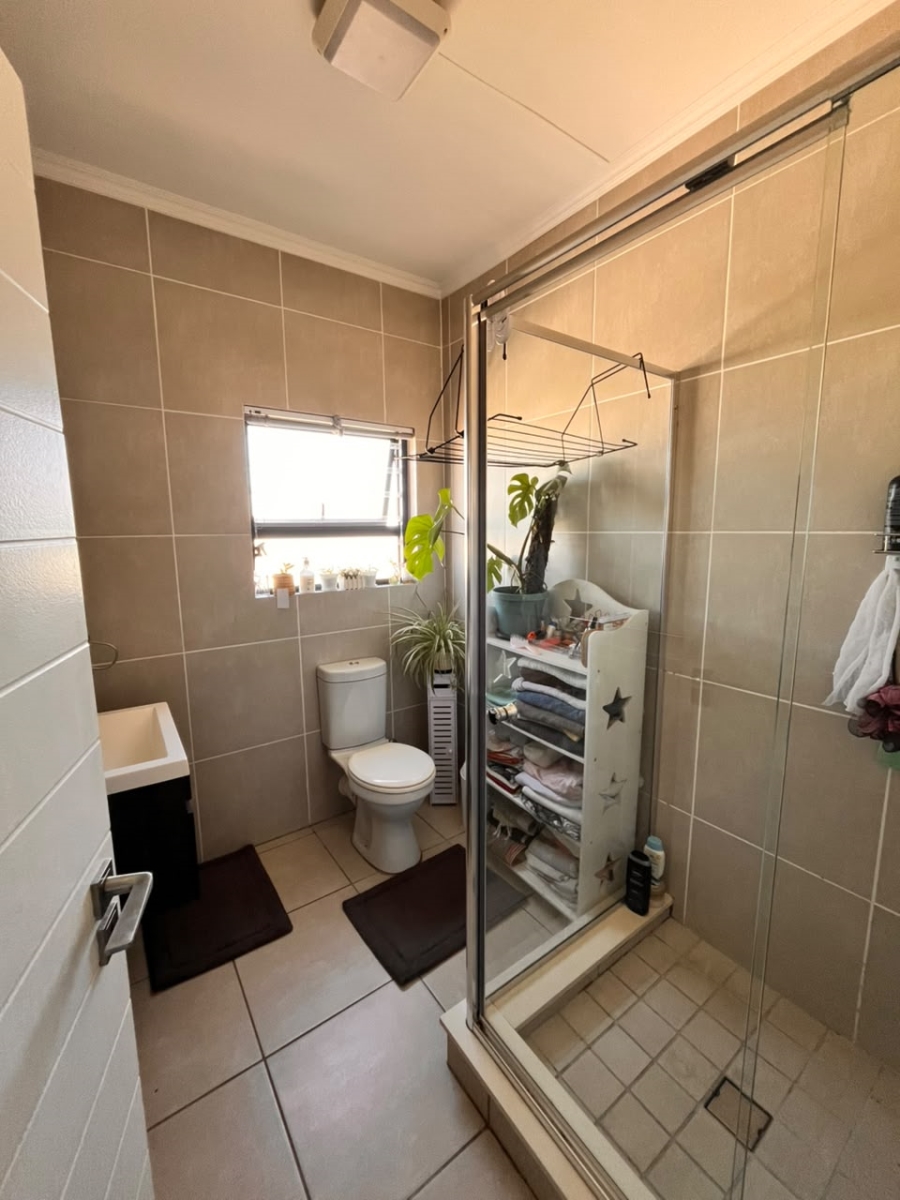 To Let 1 Bedroom Property for Rent in Sandown Estate Western Cape